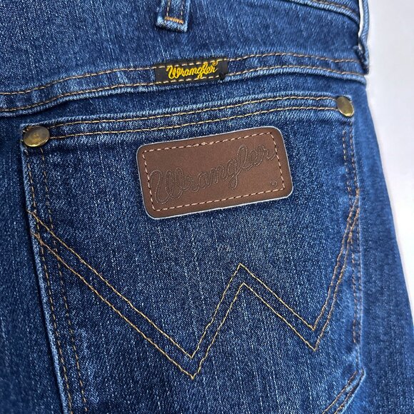 Wrangler Advanced Comfort Jeans Size 34x32 *Measures 37X31**!! - Picture 9 of 13